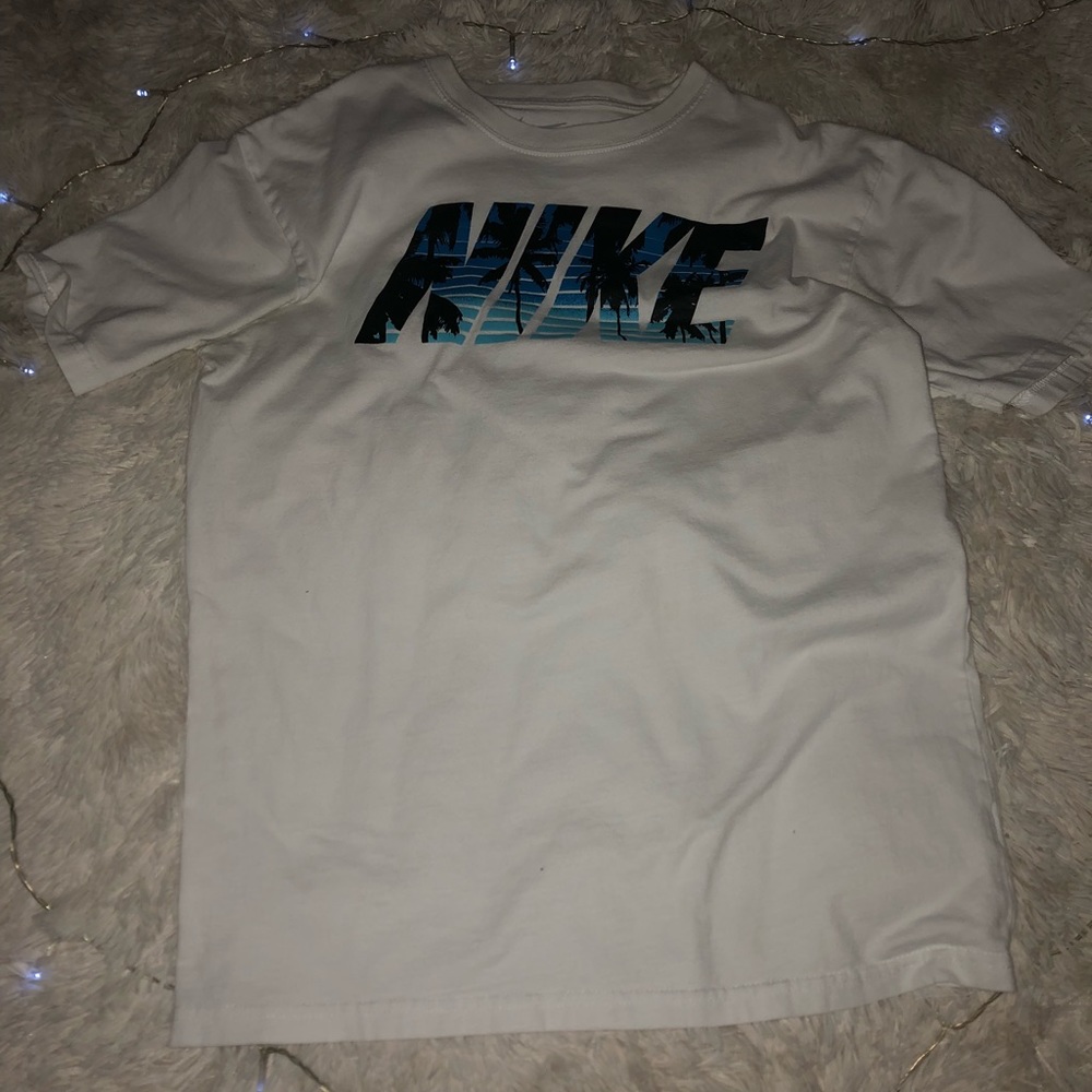 White NIKE T-Shirt